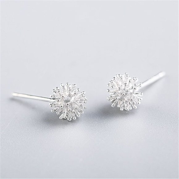 LiveChicStyle Jewelry - dainty silver dandelion stud earrings